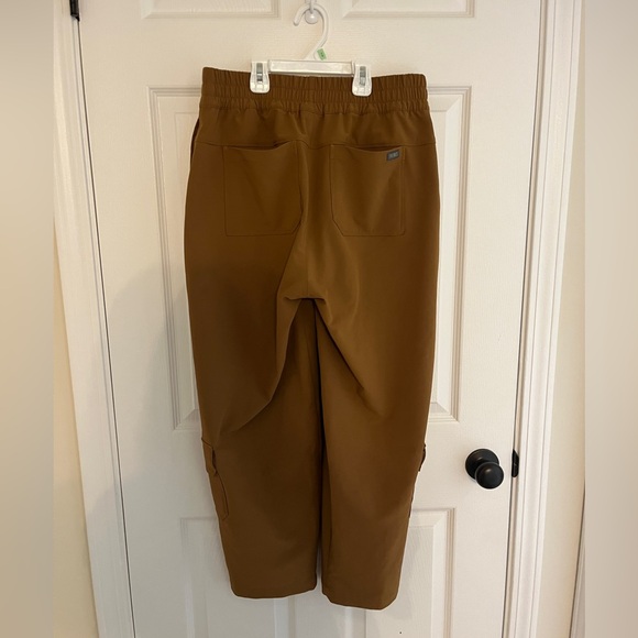 Figs Indestructible High Waisted Relaxed Barrel Scrub Pants - Picture 5 of 6